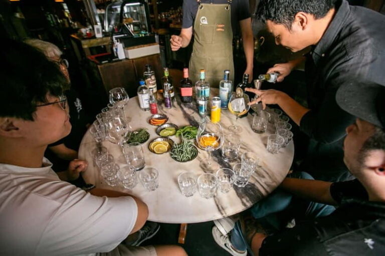Prague: Cocktail-Making Workshop with Mixologist - The Real Value of the Experience
