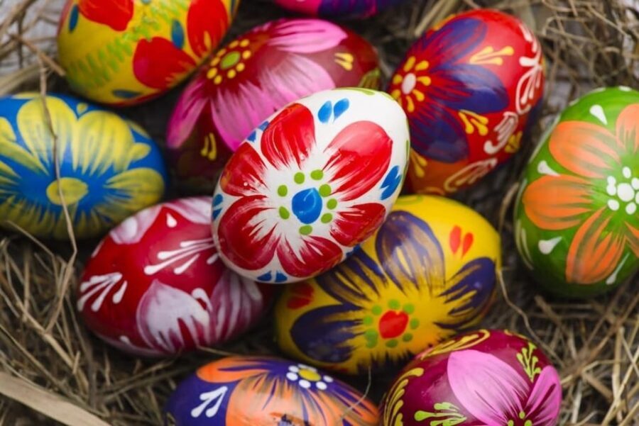 Prague: Easter Markets Tour with Czech Traditions & Snacks - The Transportation and Group Size