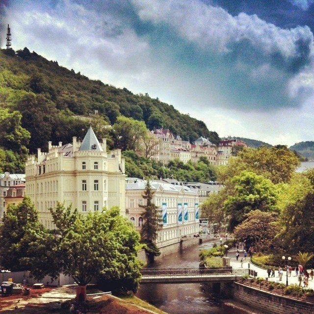 Prague: Karlovy Vary Day Trip with Watchtower and Funicular - Transportation, Guides, and Extra Inclusions
