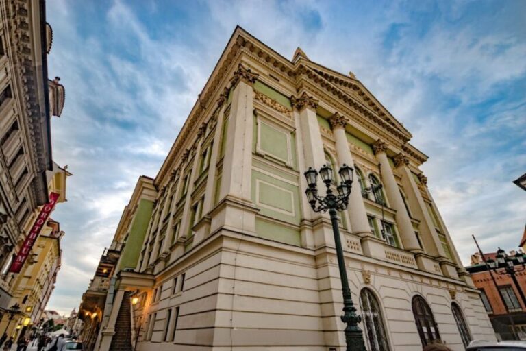 Prague: Legendary Beer Tour with Dinner - Walking Through the Experience