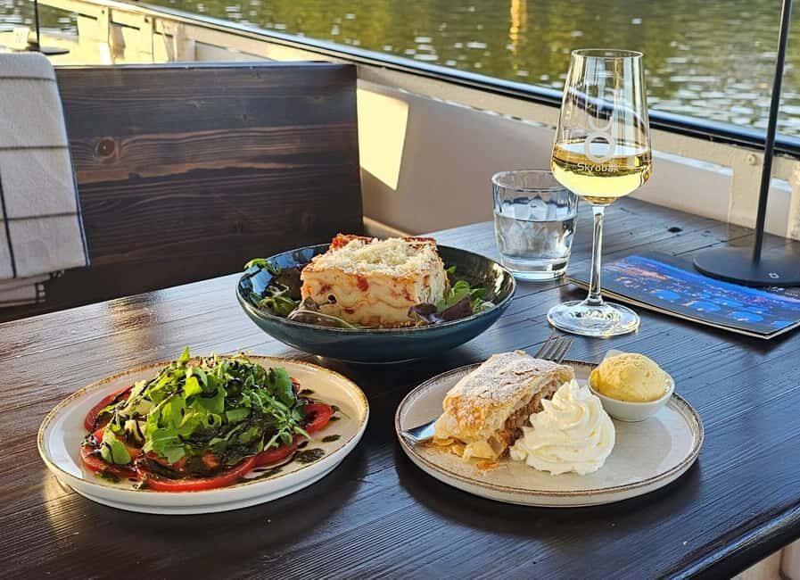 Prague: Lunch Cruise on the Vltava with 3-Course Menu - The Itinerary: What You Can Expect