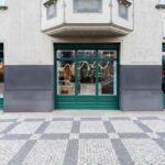 Prague: Luxury Shopping Experience with Champagne - Key Points