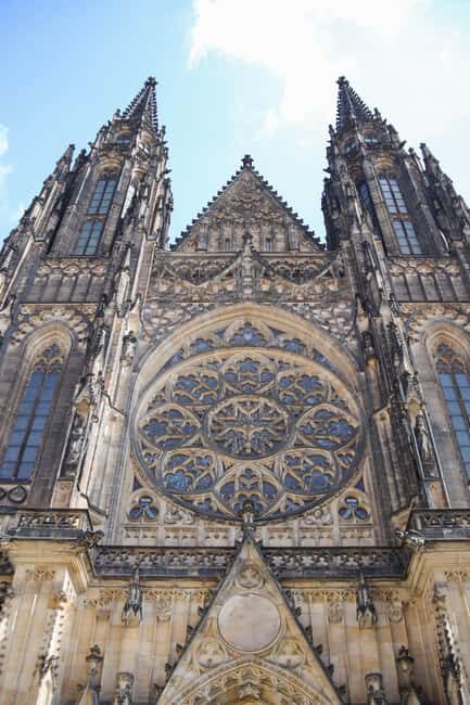 Prague Most Beautiful Walk: Prague Castle & Monastery Views - Exploring Prague Castle