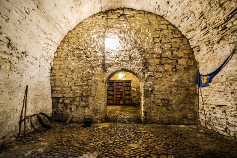 Prague: Oldtown, Medieval Underground & Dungeon History Tour - The Hidden Gems: Cellars, Corridors, and Secrets