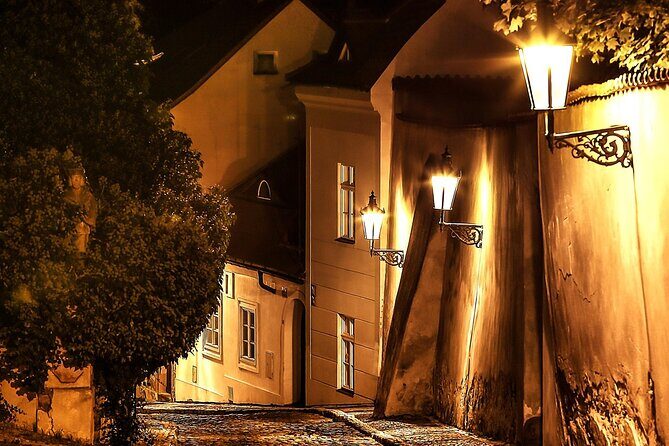 Prague Photoshoot for Couples, Betrothed, Family & Friends - Price and Value