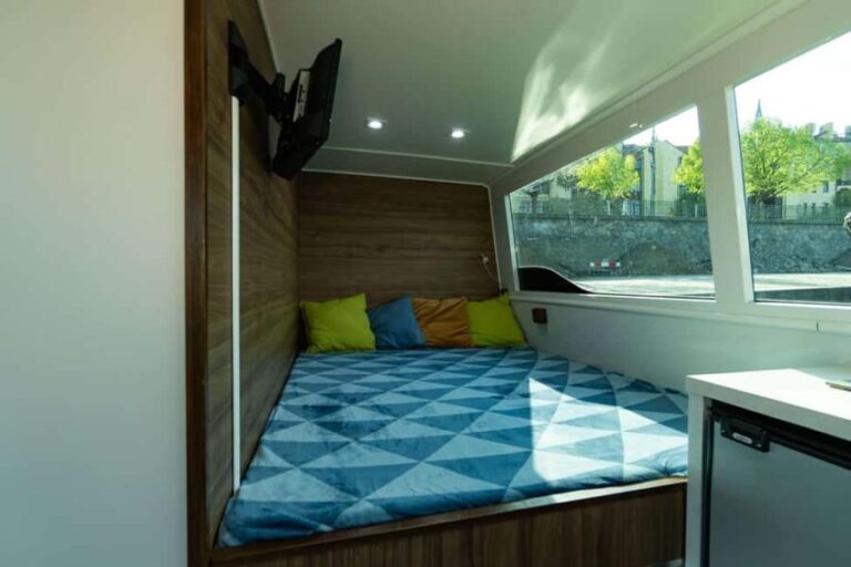 Prague: Private Mini Yacht Cruise on the Vltava River - FAQ