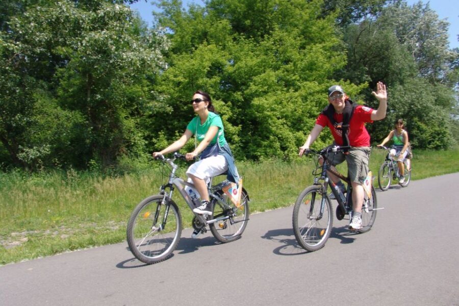 Prague: River & Park Bike Tour to Troja Chateau - Who Should Consider This Tour?