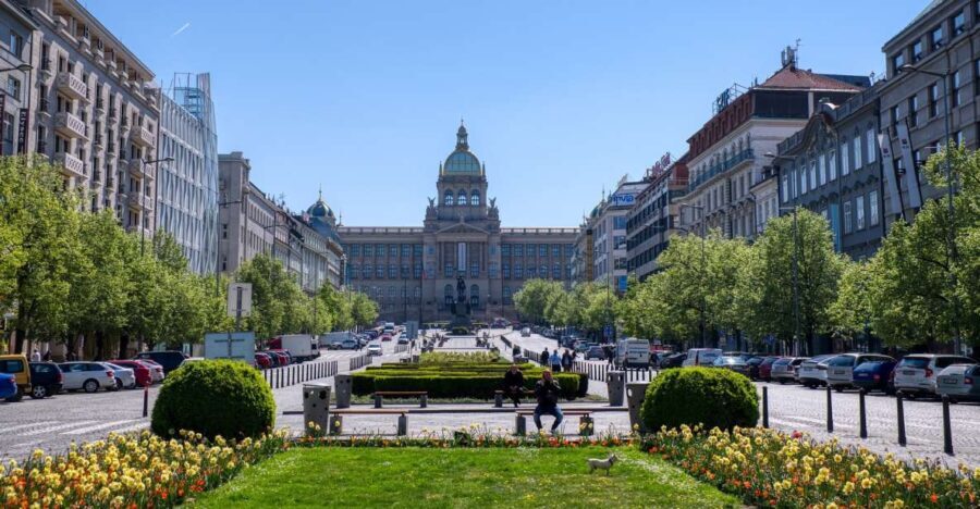 Prague Tour in Spanish - Why a Guided Tour Makes a Difference