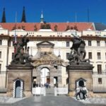 Prague: Tour to Prague Castle with tickets included. Spanish - Practical Tips for Your Visit