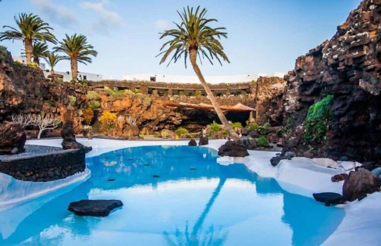 Premium Lanzarote: Discover 3 Iconic Art & Tourism Centers - Who Should Consider This Tour?