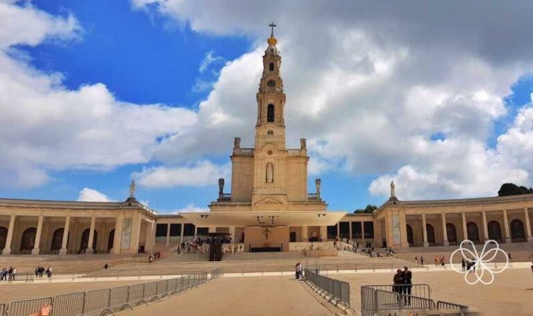 Private 1-Day Tour to Fátima Batalha Nazaré and Óbidos - The Practicalities: What’s Included and What’s Not