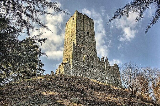 Private 2-Hour Tour of the Medieval Castle over Lake Como - What Travelers Are Saying