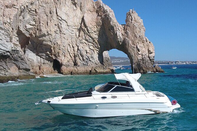 Private 3hr Yacht Cruise in Cabo San Lucas all included - Comfort and Style on the Water