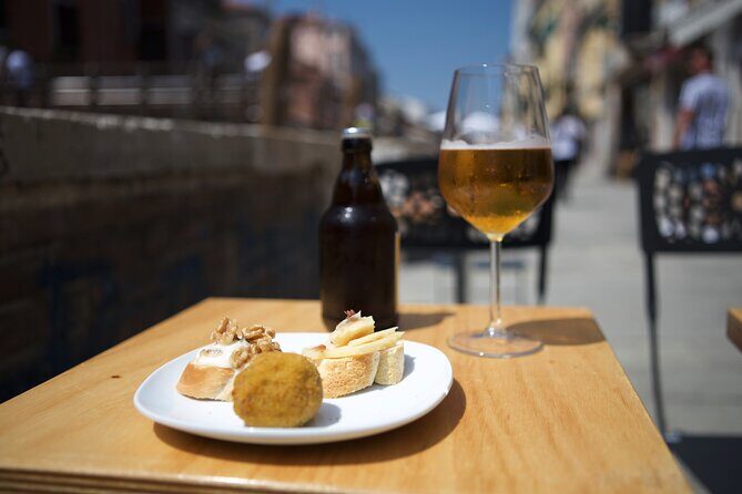 Private Activity Tasting of Venetian Craft Beers - Tasting and Snacking: A Perfect Pairing
