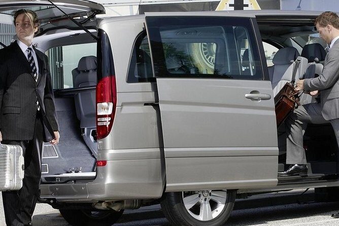 Private Airport Transfer From Taormina to Catania Fontanarossa - Who Should Consider This Transfer?