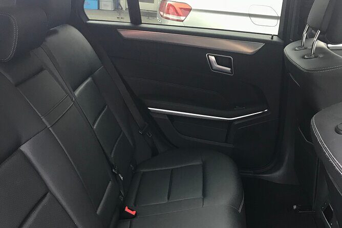 Private Arrival Transfer: from Zurich Airport to Sankt-Moritz - The Vehicle and Comfort Level