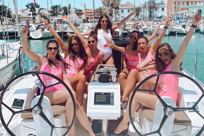 Private Beach Tour on a Luxury Sailing Boat in Lisbon - What the Itinerary Offers