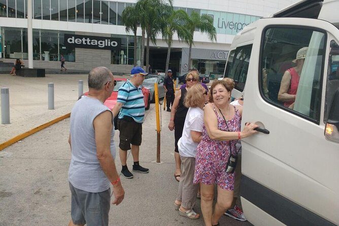 Private Cancun Shopping and City Tour - Downtown Shopping at Plaza 28 and Plaza la Fiesta