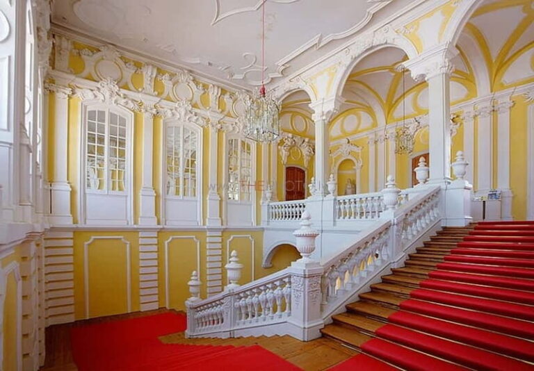 Private Castle tour from Riga:Rundale, Bauska+Hill of Cross - Starting with Rundale Palace – A Latvian Jewel