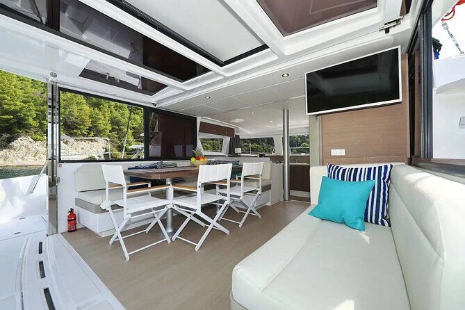 Private Catamaran Cruise with Drinks and Snacks - Who Will Love This Tour?