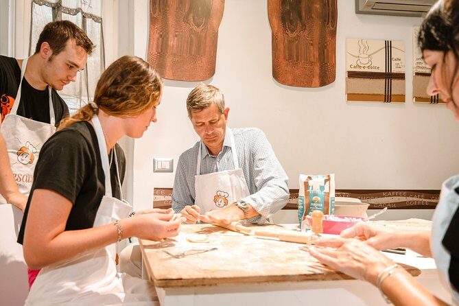 Private cooking class with lunch or dinner in Viareggio - FAQ