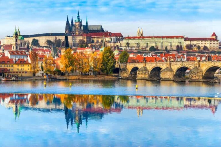 Private day trip from Vienna to Prague and back, in English - Transportation and Group Size
