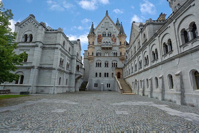 Private Day Trip: Munich to Neuschwanstein & Landsberg am Lech - Visiting Neuschwanstein Castle: A Fairytale Experience
