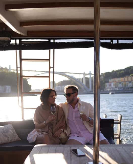 Private Douro River on 1930s Wooden Yacht - FAQ
