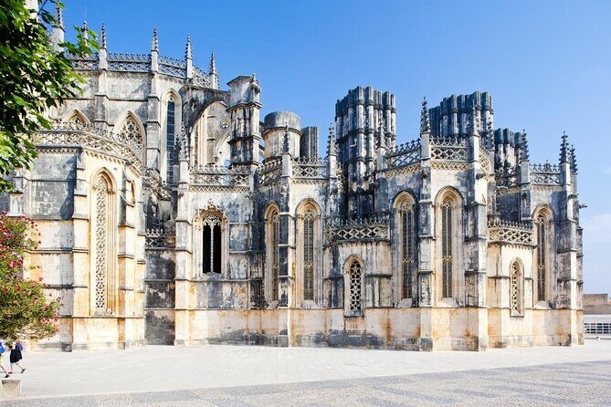 Private Full Day Tour of Óbidos, Nazaré and Batalha - Who Should Consider This Tour?
