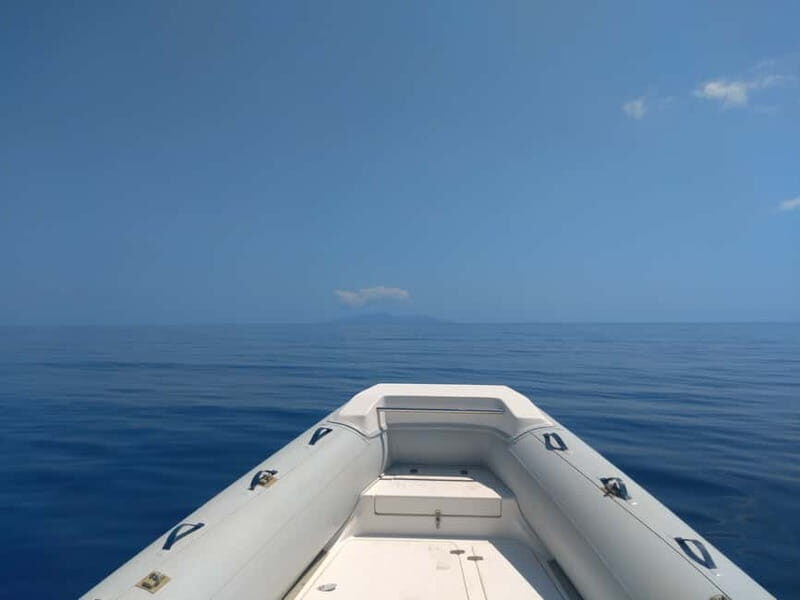 Private, fully customizable cruise in Santorini's caldera - The Itinerary: What to Expect