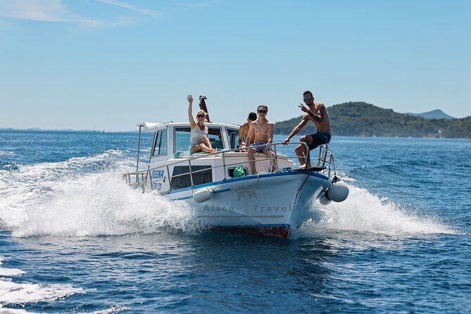 Private Half-Day Boat Tour with Snorkeling and Drinks - Authentic Traveler Feedback