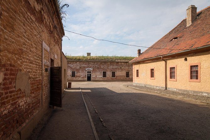 Private Half-Day Tour From Prague To Terezín Concentration Camp - Who Is This Tour Best For?