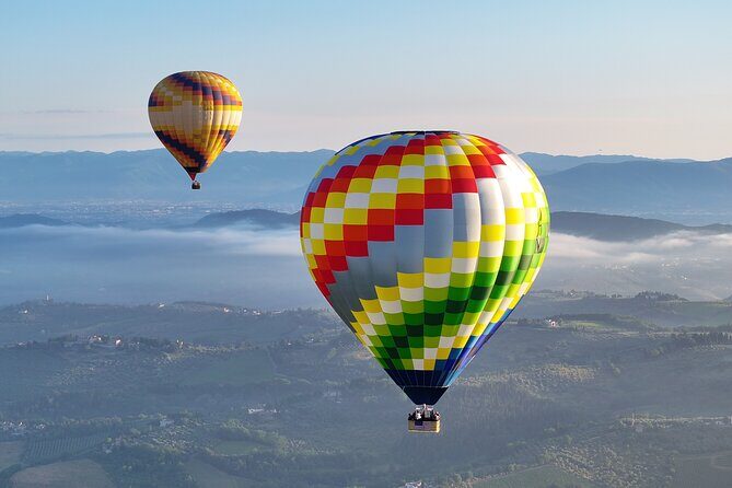 Private Hot Air Balloon to Pienza, Montalcino and Val D'orcia - Landing & Celebration