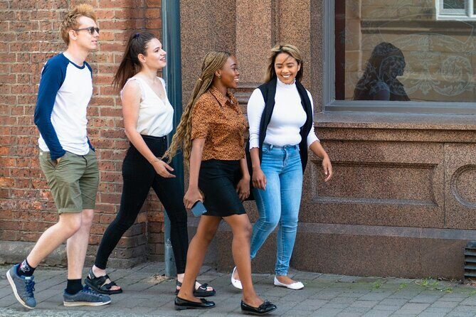 Private Leeds Exploration Through Time and Art - An In-Depth Look at the Leeds Tour