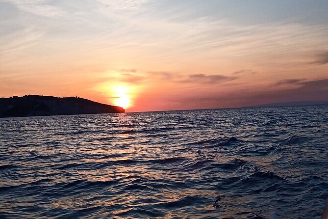 Private Luxury Sunset Cruise Blue Caves Champagne Included 5pax - FAQ