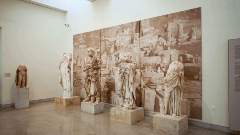 Private Luxury Tour: Delphi, Itea & the Charm of Galaxidi - Who Should Consider This Tour?