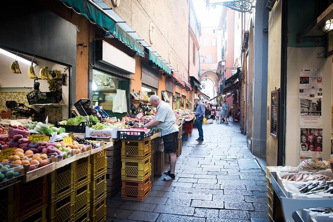 Private market tour, lunch or dinner and cooking demo in Viareggio - Who Should Consider This Tour?