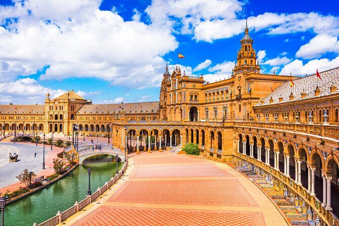 Private Monumental Walking Tour in Seville - Seville Cathedral & Torre Giralda