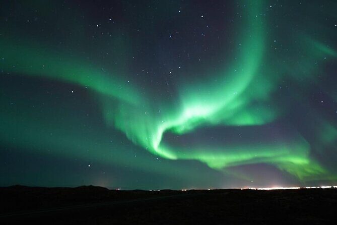Private Northern Lights Tour with Hot Chocolate in Iceland - A Closer Look at the Experience