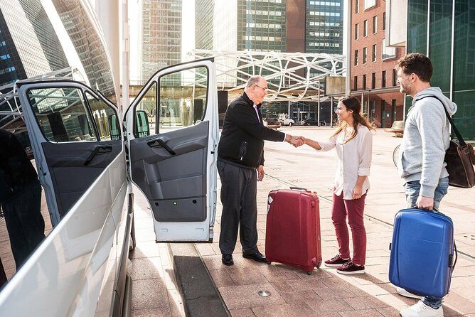 Private One-Way Sightseeing Trip From Vilshofen to Prague Via Cesky Krumlov - What the Reviews Say