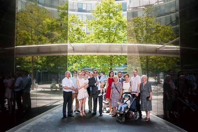 Private Photo Session with a Local Photographer in Warsaw - What Are the Benefits of Booking in Advance?