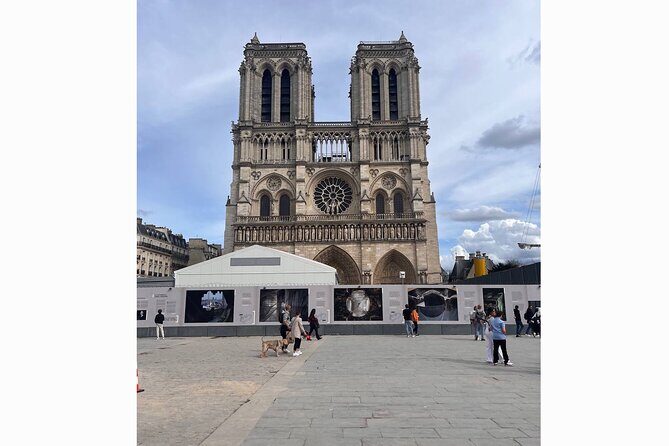 Private Professional PHOTOSHOOT in Paris - Common Questions