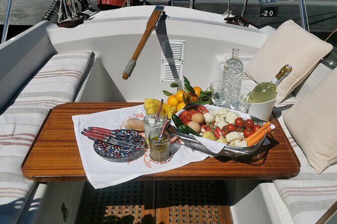 Private sailing excursion & Provencal picnic - The Value of the Experience