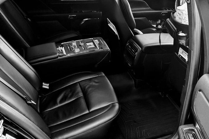 Private Sedan Transfer from Chicago Downtown to O`Hare airport - Booking and Practical Considerations