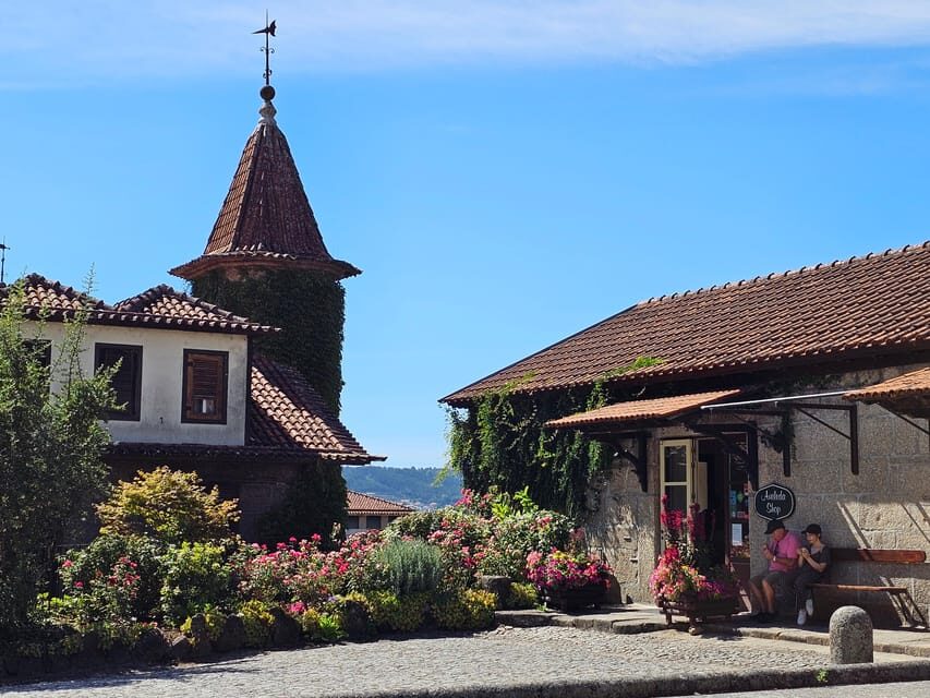 Private Sommelier Tour (Verde e Douro): 3 Wineries and Lunch - What Makes This Tour Stand Out?