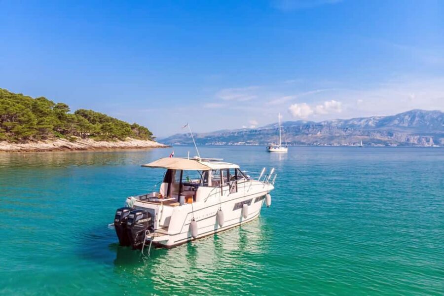 Private speedboat tours Sea Symphony - The Seaside Lunch Spot & Final Swim