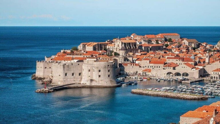Private Split to Dubrovnik Tour with guide and wine - Free Time in Dubrovnik