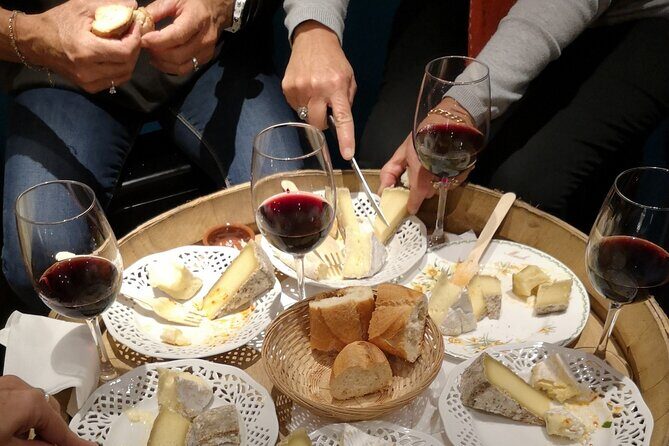 Private tasting of Savoie cheese and wine in Chamonix - Exploring the Flavors of Savoy in Chamonix