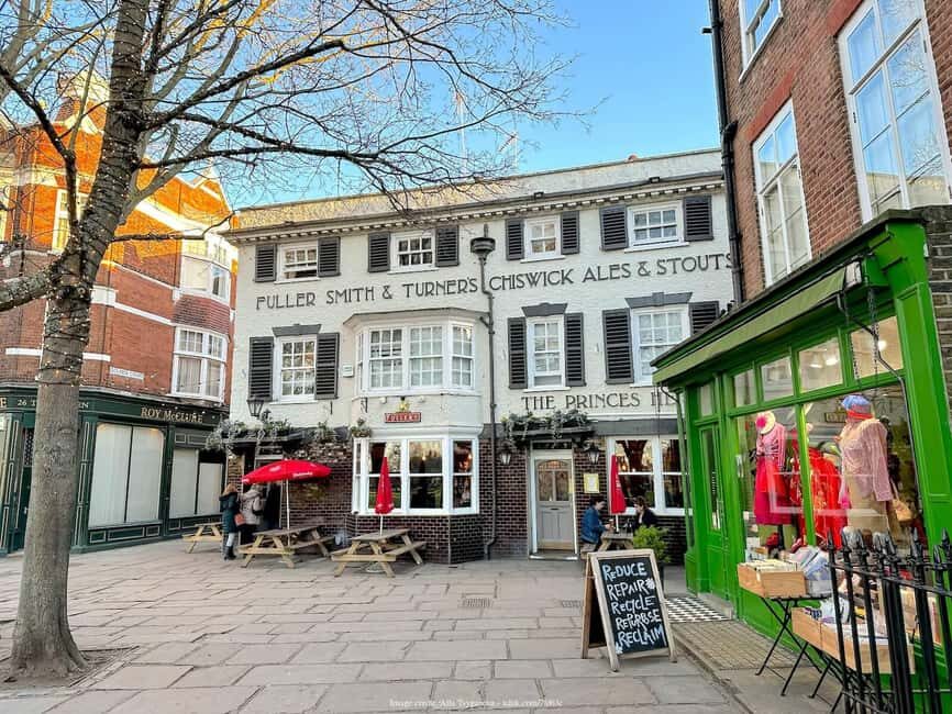 Private Ted Lasso Filming Locations Tour in a Black Cab - Key Points