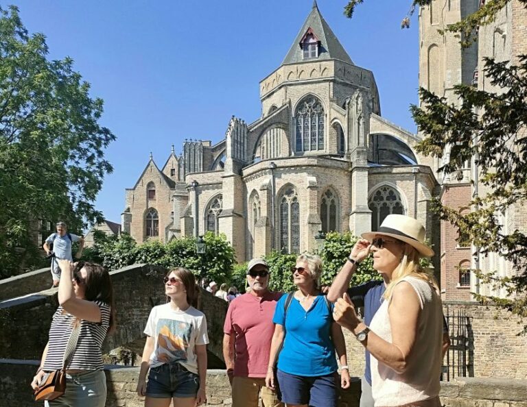 Private tour : Admire the Madonna of Michelangelo! - Discovering Bruges through a Private Guided Walk